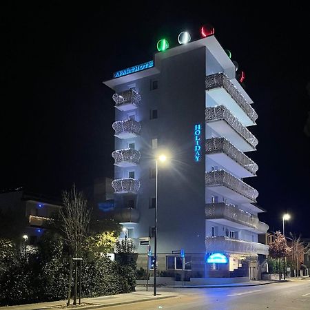 Appart-Hotel Holiday Линяно Сабиадоро Екстериор снимка