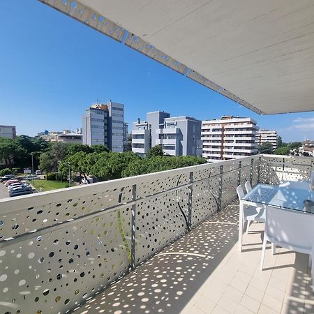 Appart-Hotel Holiday Линяно Сабиадоро Екстериор снимка
