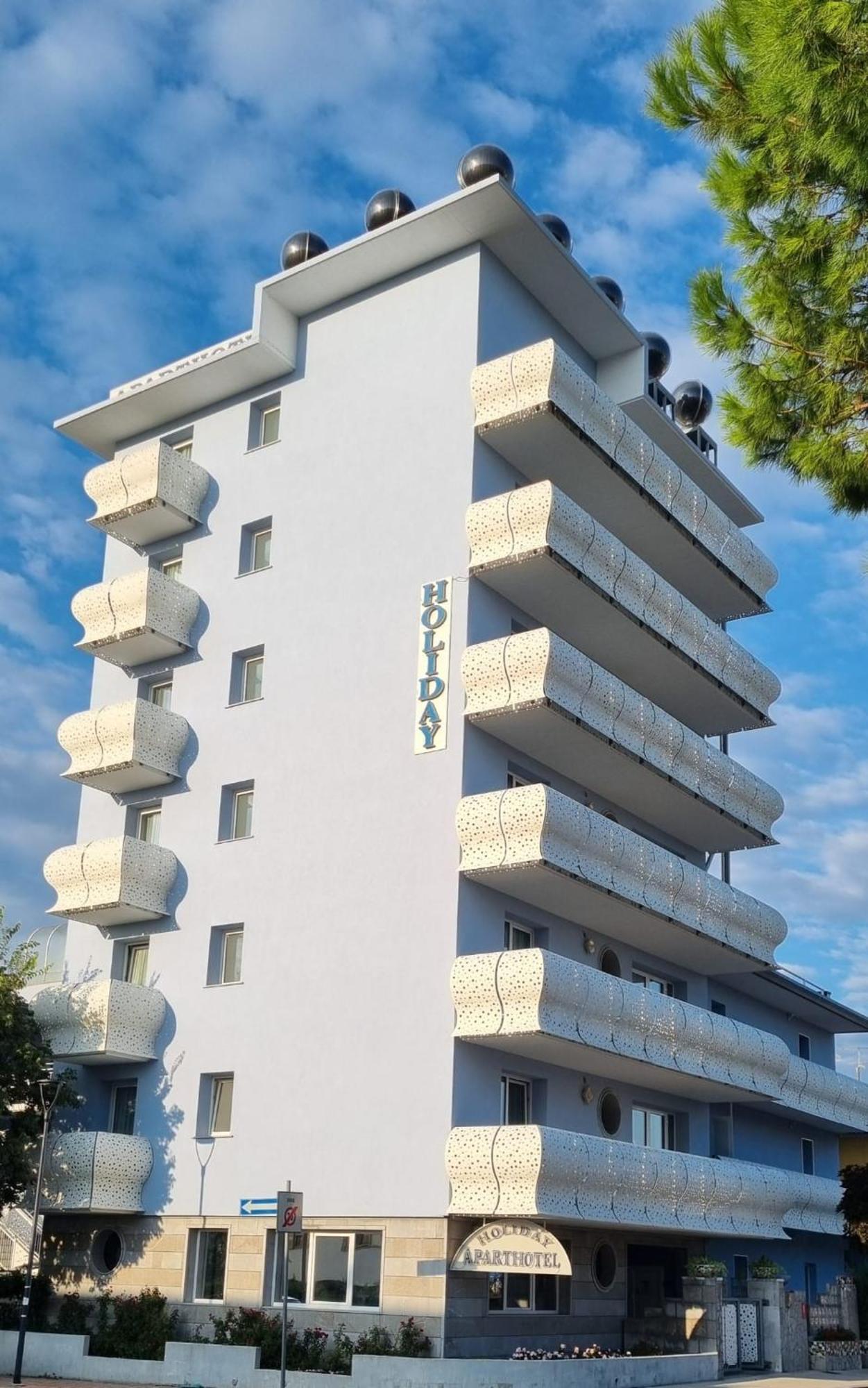 Appart-Hotel Holiday Линяно Сабиадоро Екстериор снимка