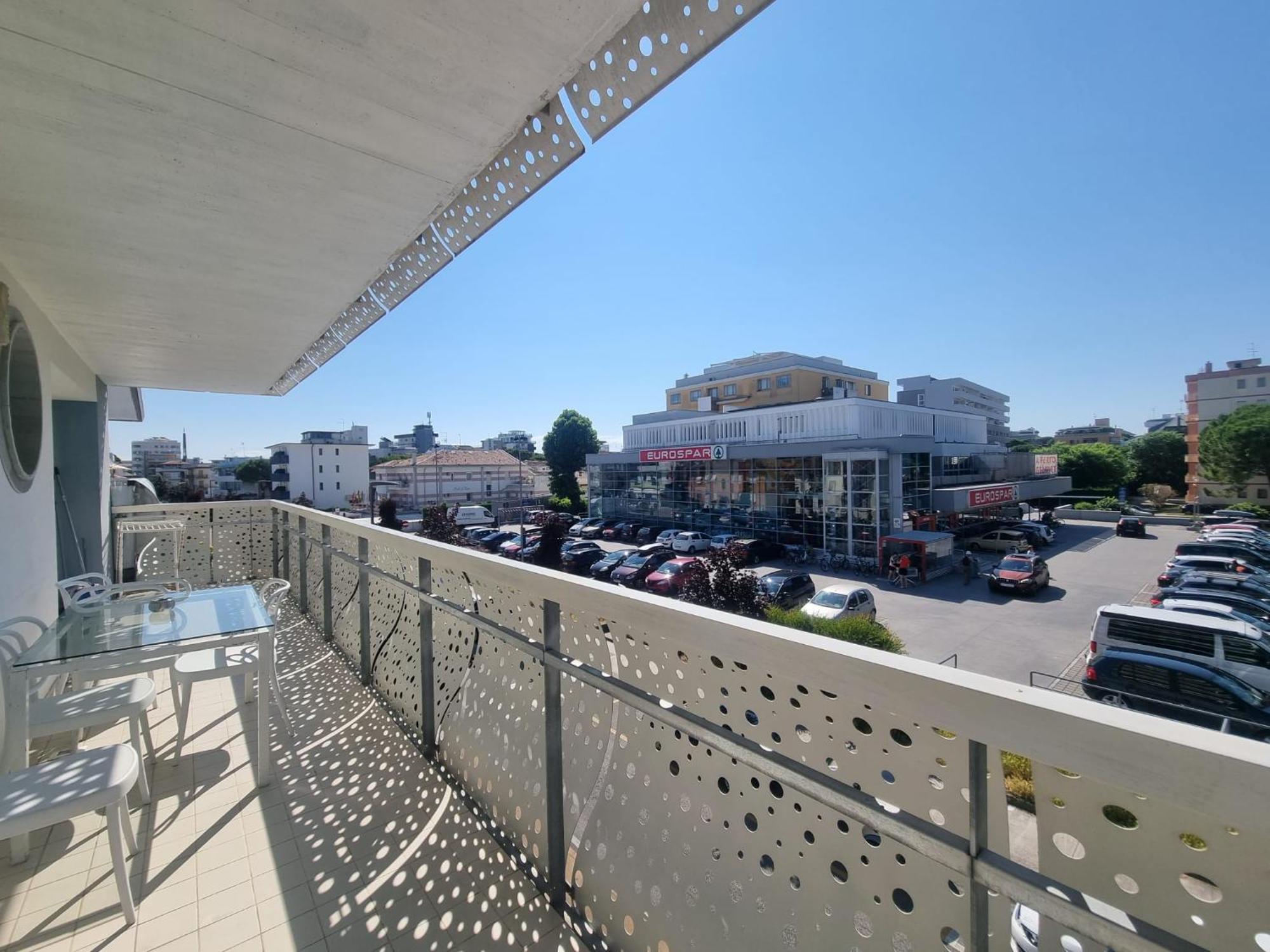 Appart-Hotel Holiday Линяно Сабиадоро Екстериор снимка