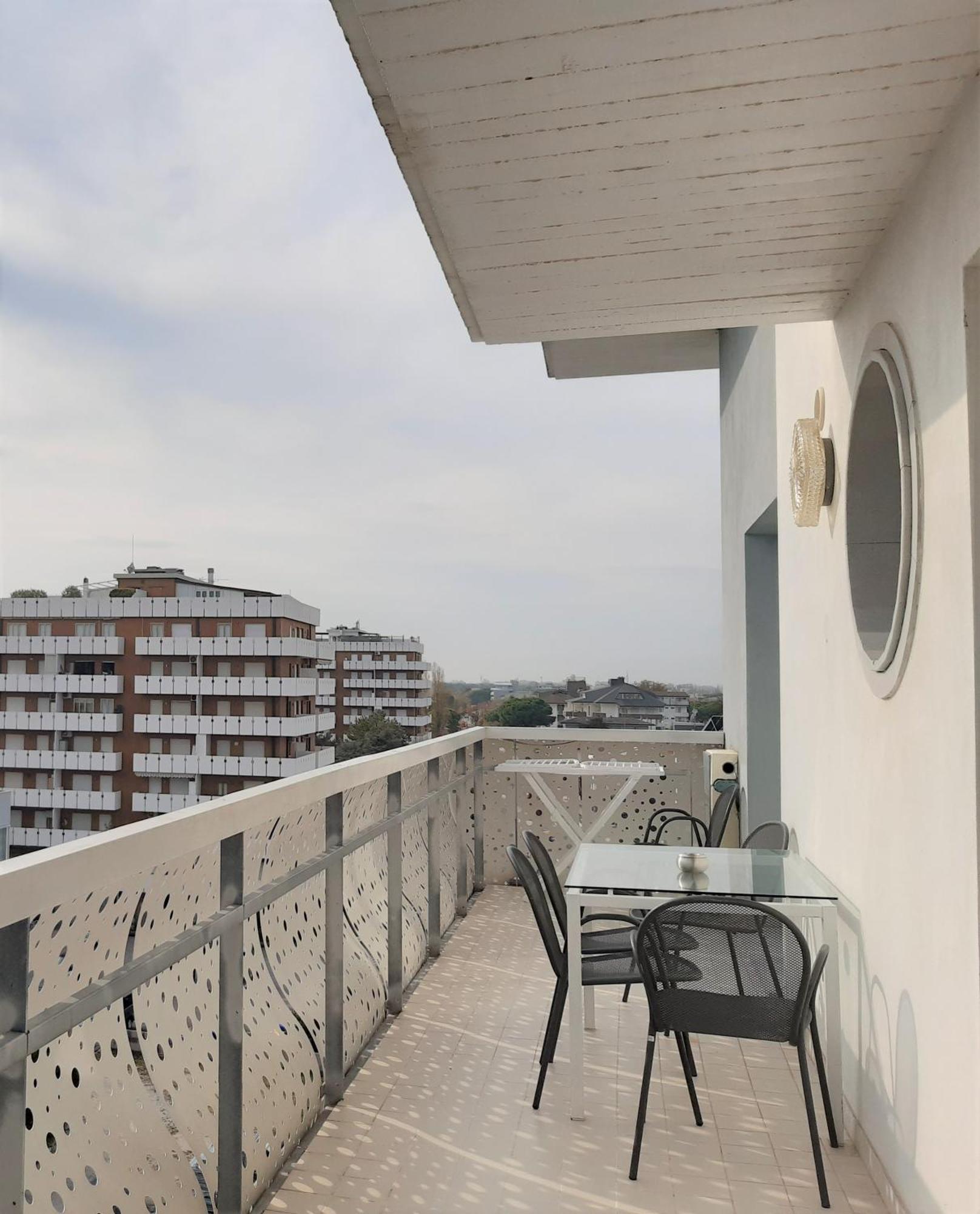 Appart-Hotel Holiday Линяно Сабиадоро Екстериор снимка
