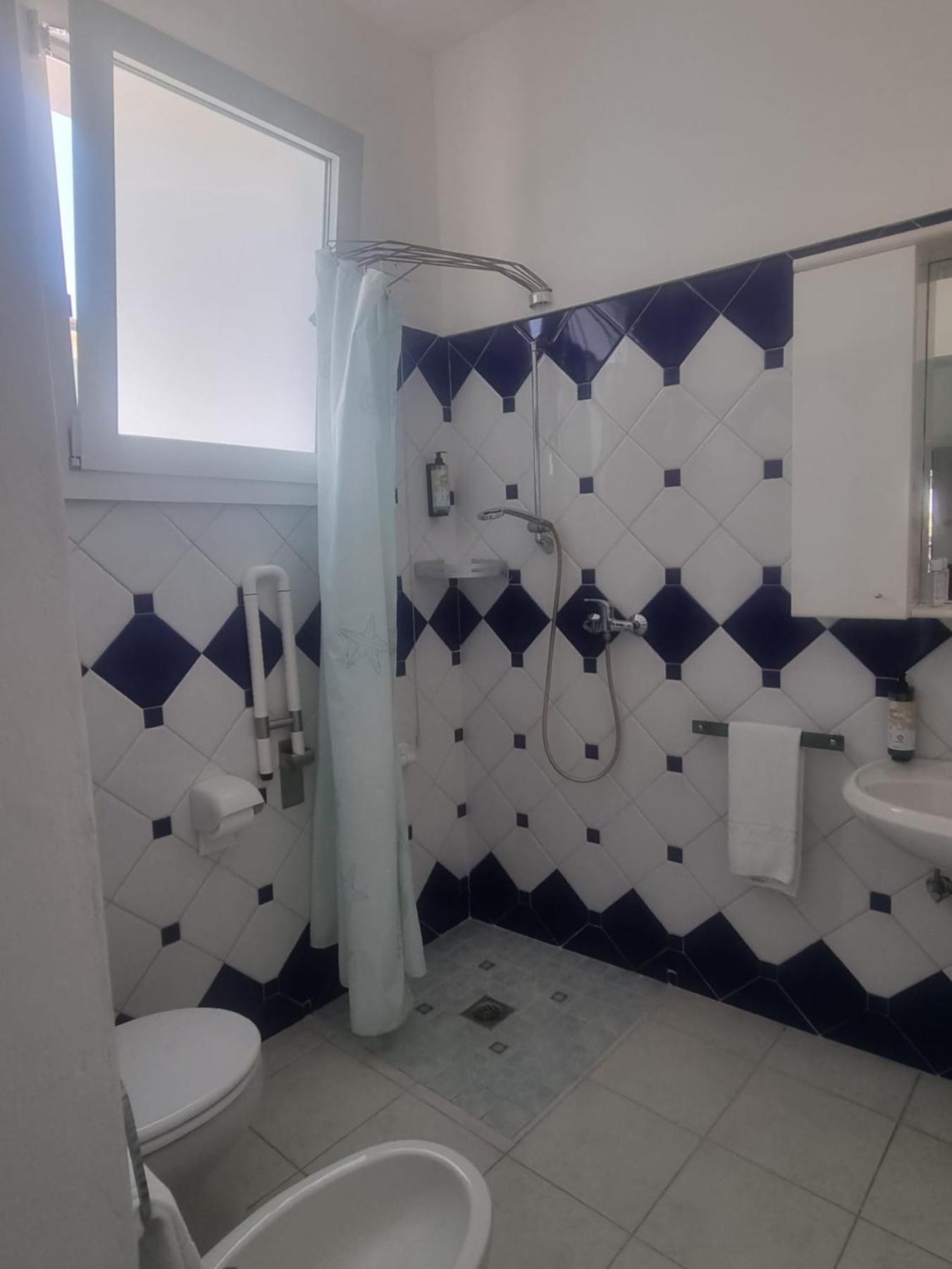 Appart-Hotel Holiday Линяно Сабиадоро Стая снимка