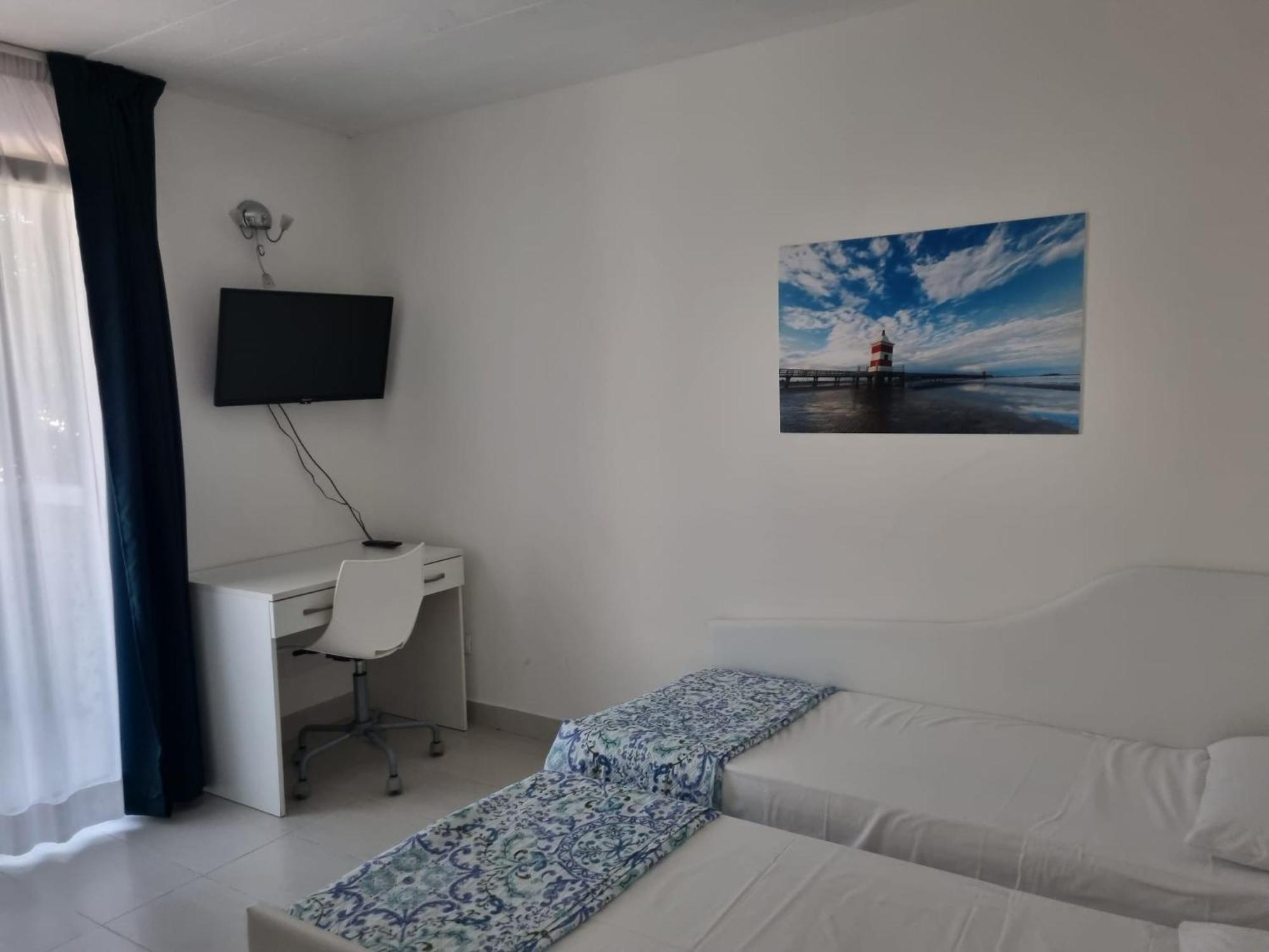 Appart-Hotel Holiday Линяно Сабиадоро Екстериор снимка