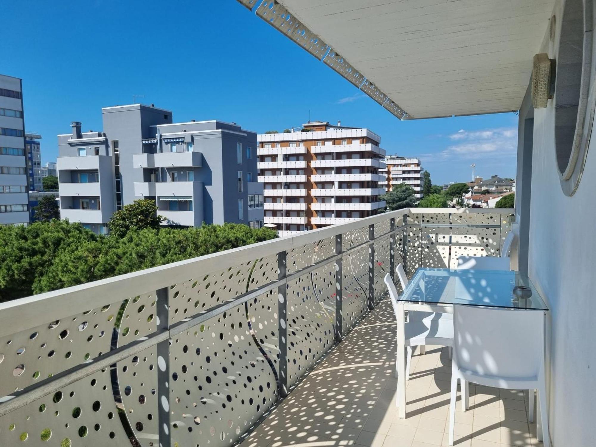 Appart-Hotel Holiday Линяно Сабиадоро Екстериор снимка