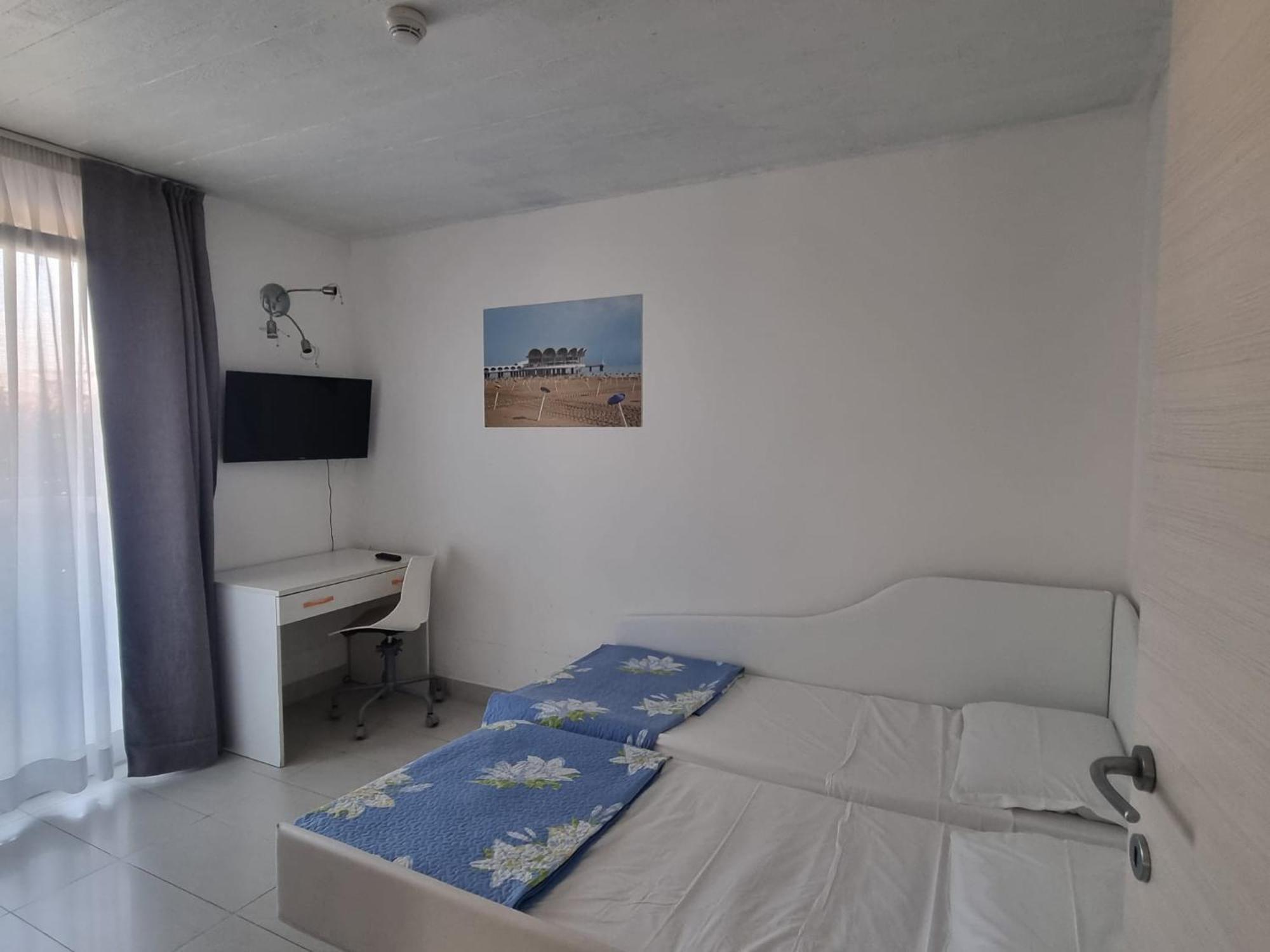 Appart-Hotel Holiday Линяно Сабиадоро Екстериор снимка