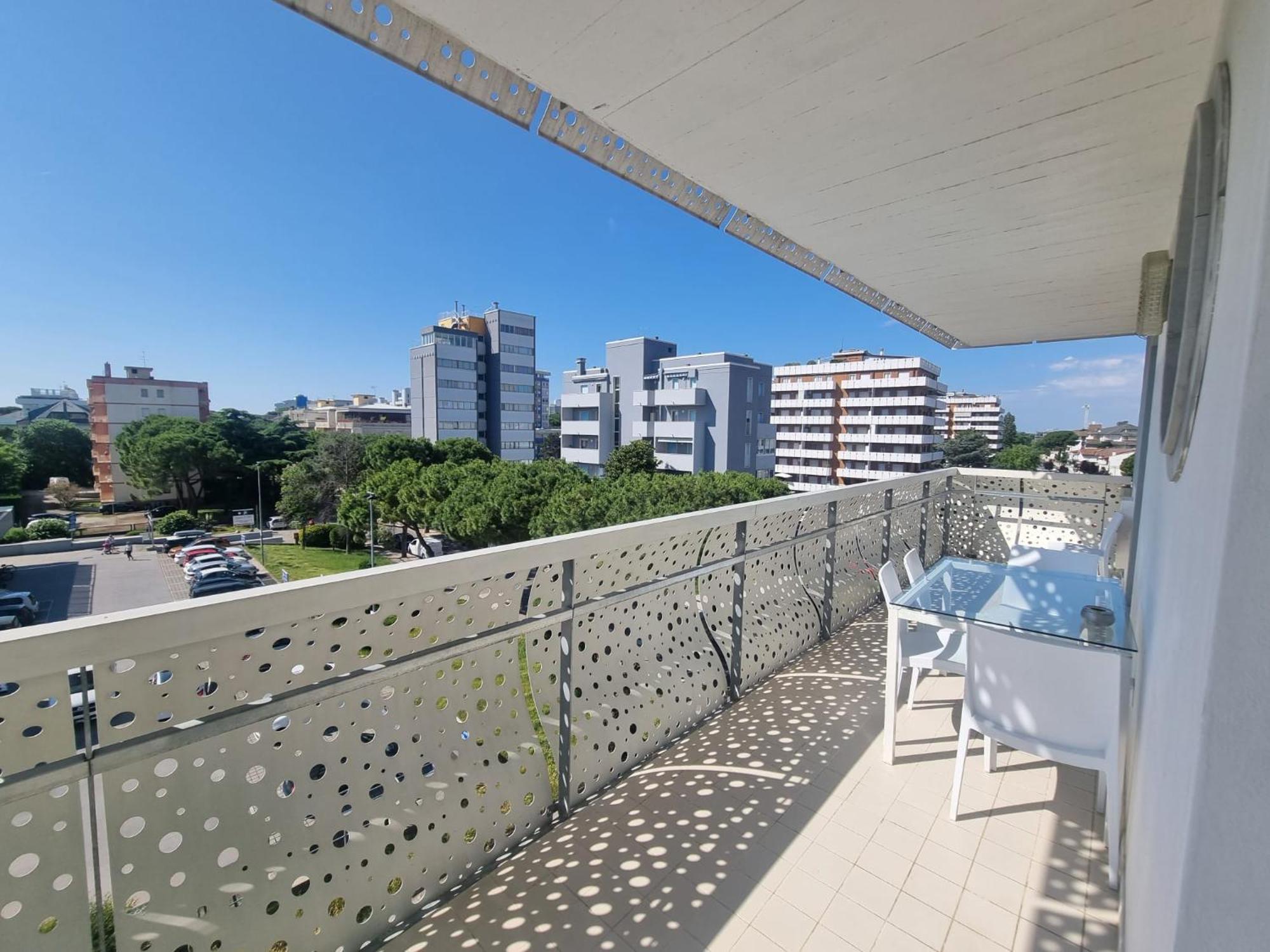 Appart-Hotel Holiday Линяно Сабиадоро Екстериор снимка