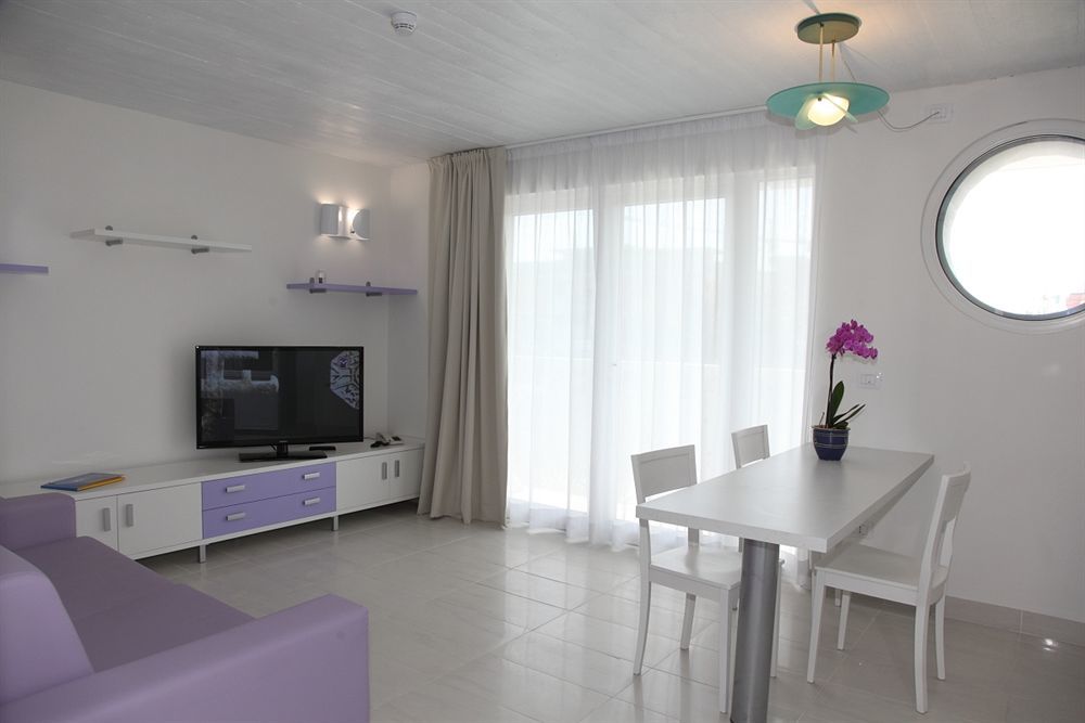 Appart-Hotel Holiday Линяно Сабиадоро Екстериор снимка